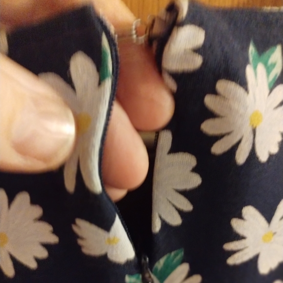 XXL PLUS 18 20 SUNFLOWERS NAVY MIDI KNIT DRESS 1X 2X OLD NAVY - Picture 3 of 4